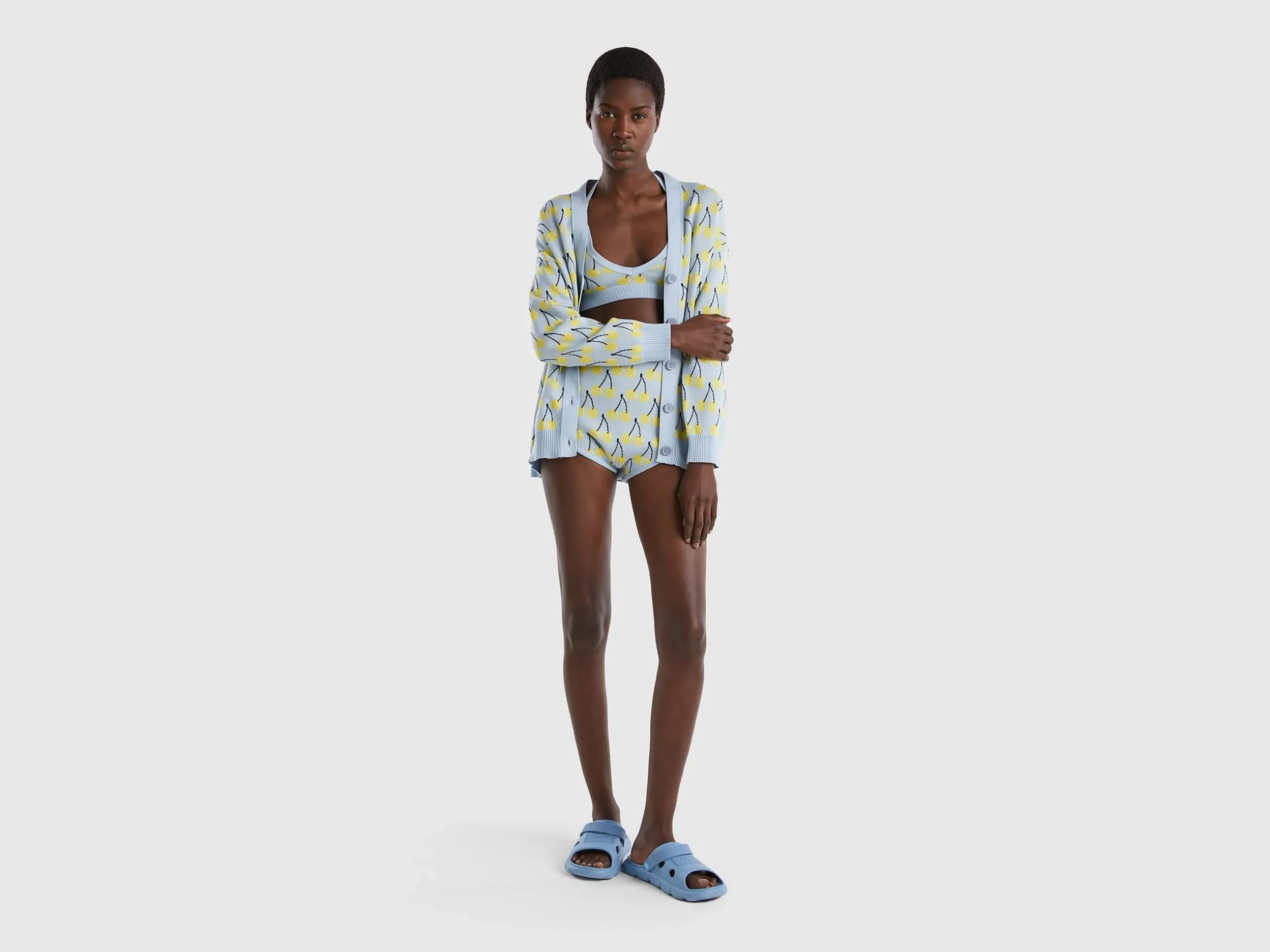 Culottes with fruit pattern