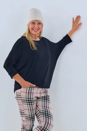 Feinstrickpulli mit Fledermausärmeln, schwarz
