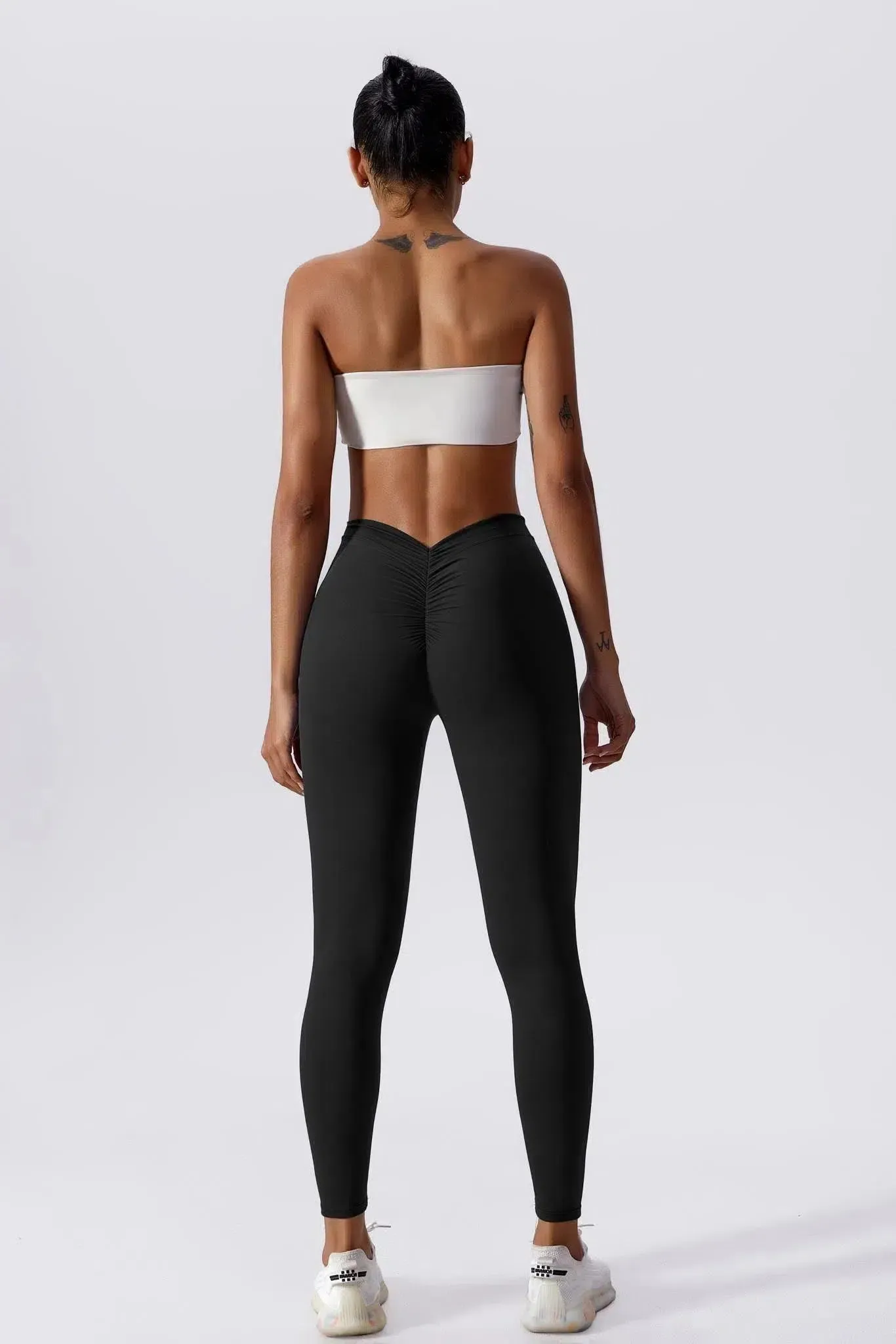 Fia – V-shaped waistband – Active leggings
