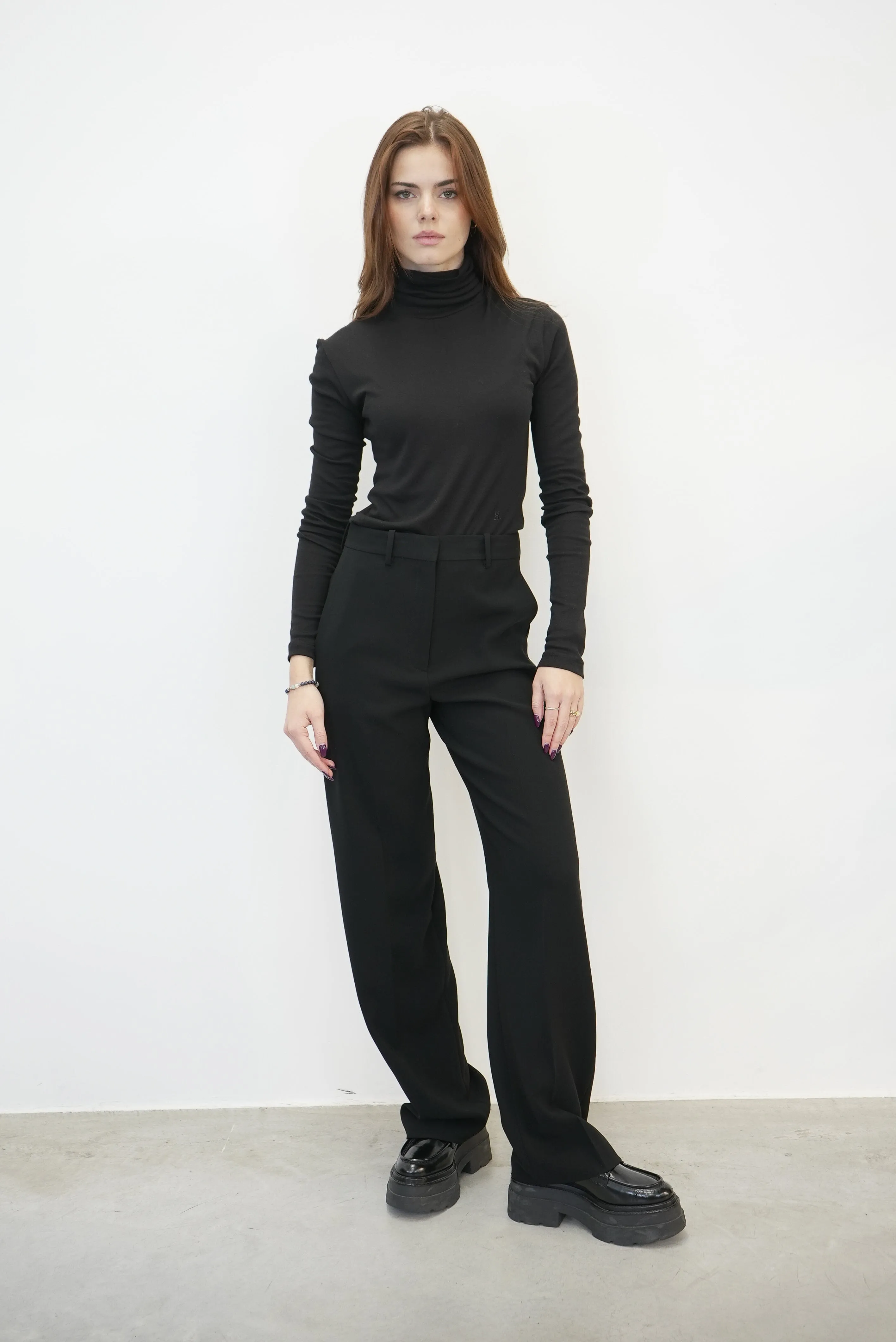 LONGSLEEVE TURTLENECK SOFT RIB IN BLACK