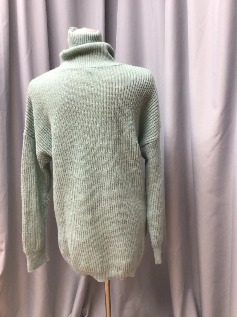 MAURICES SIZE MEDIUM Ladies TOP