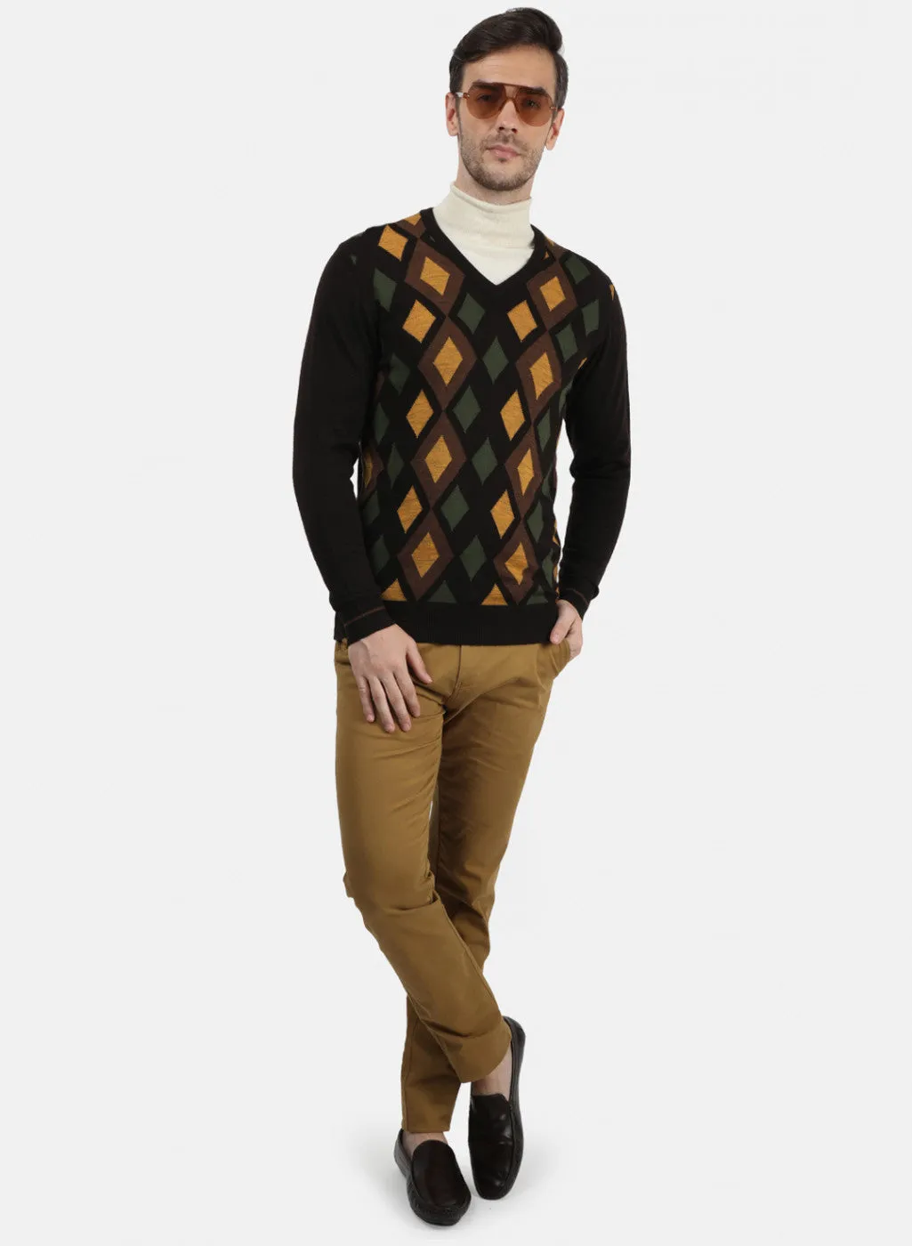 Men Black & Green Solid Pullover