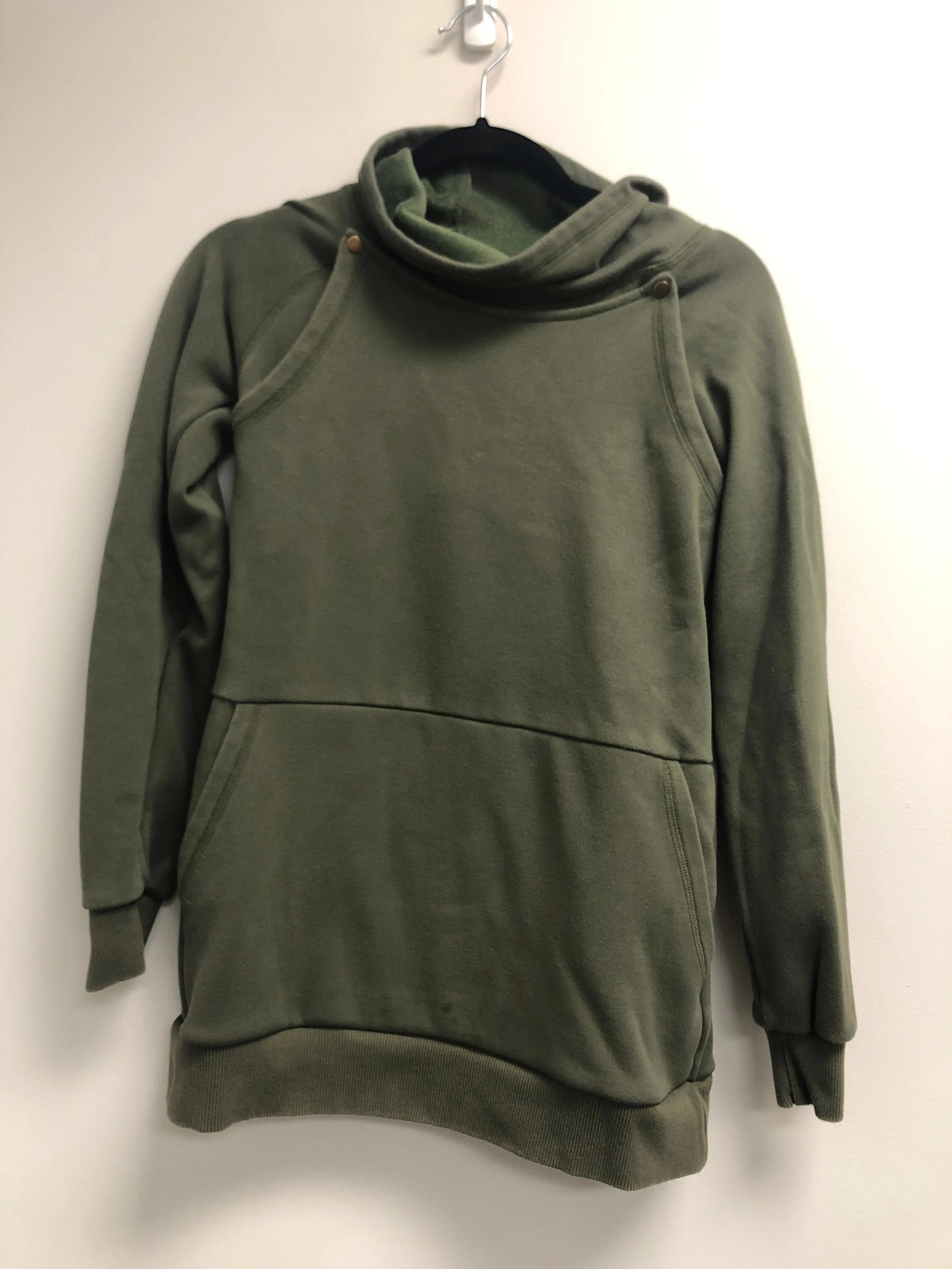 Outlet 7065 - Latched Mama Harbor Snap Nursing Pullover - Green - Extra Small