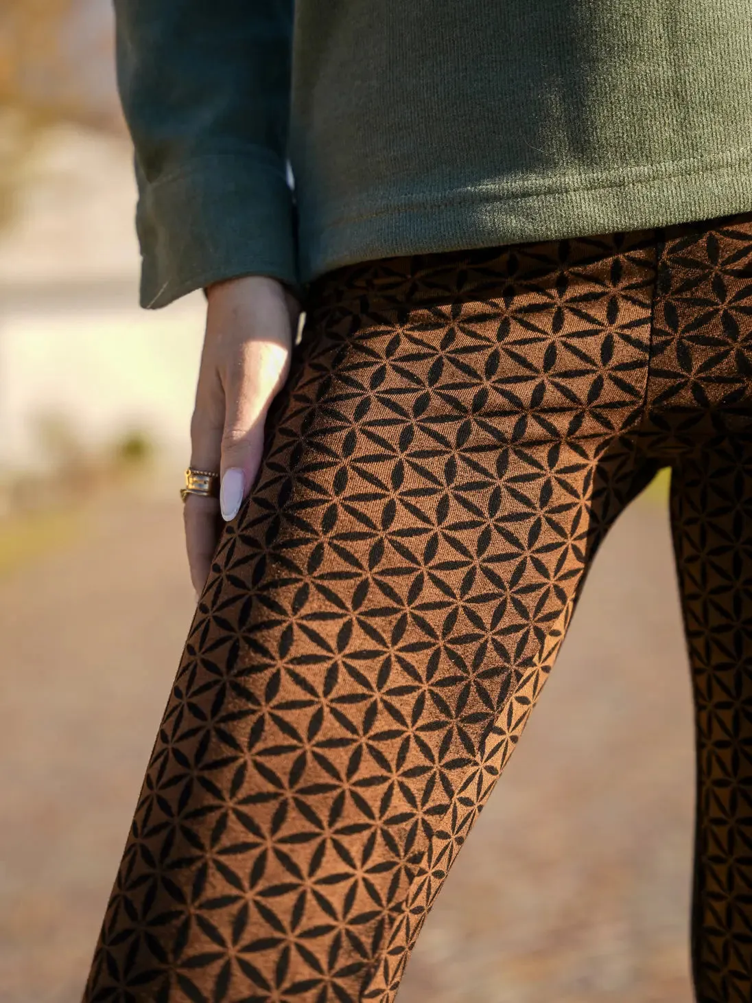 Pantaloni Leggings Siddhi donna modellanti - Fiore della vita marrone