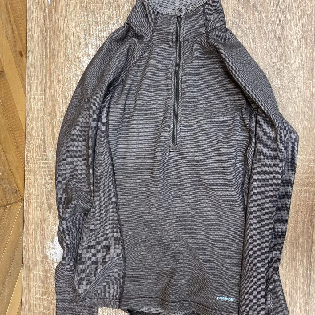 Patagonia Men's Quarter Zip Fleece Pullover: Gray-men-