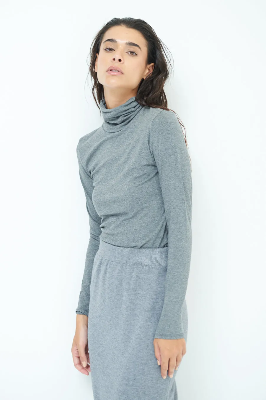 Stylish turtleneck long sleeve top wholesale