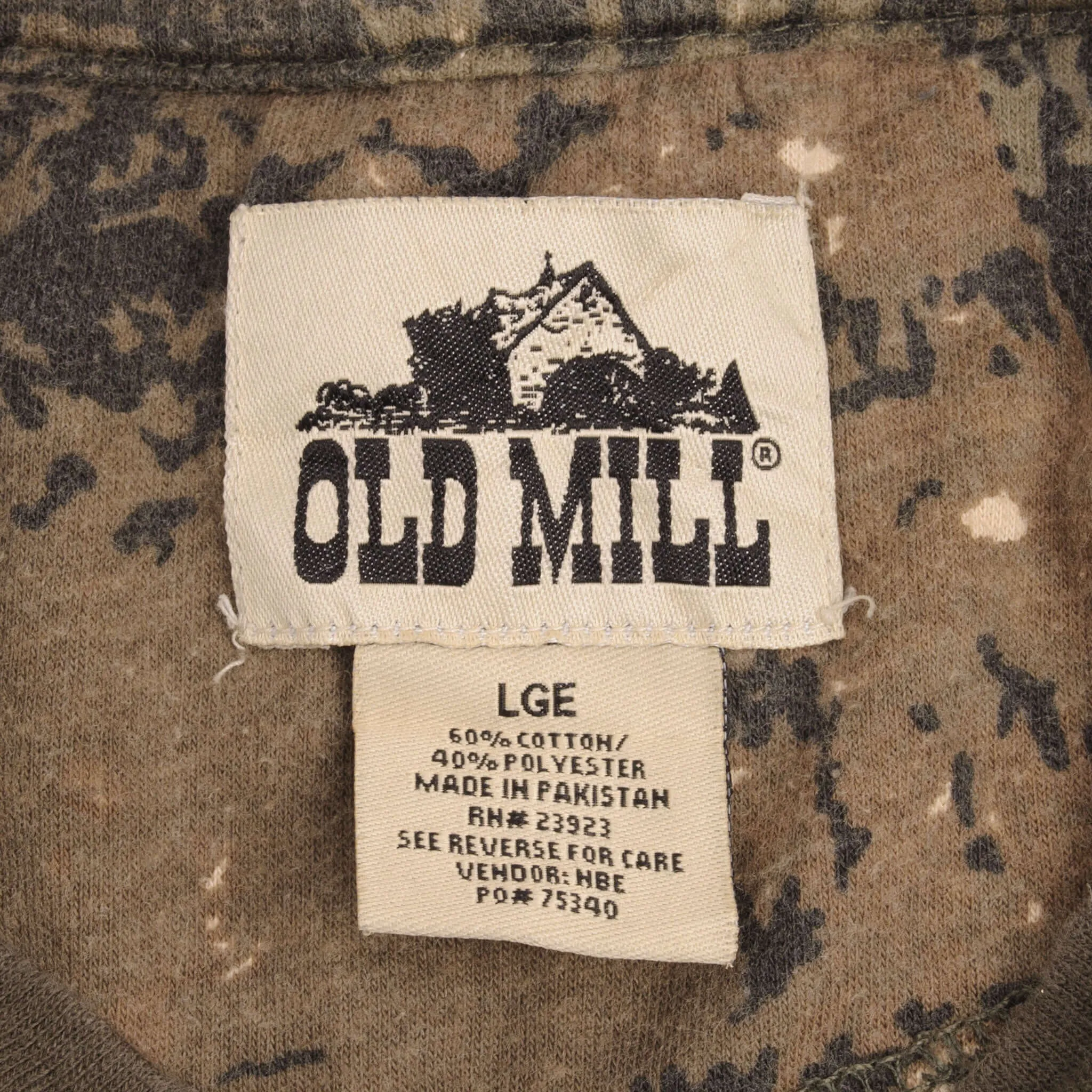 VINTAGE HUNTING CAMO OLD MILL LONG SLEEVE POCKET TEE SHIRT SIZE LARGE