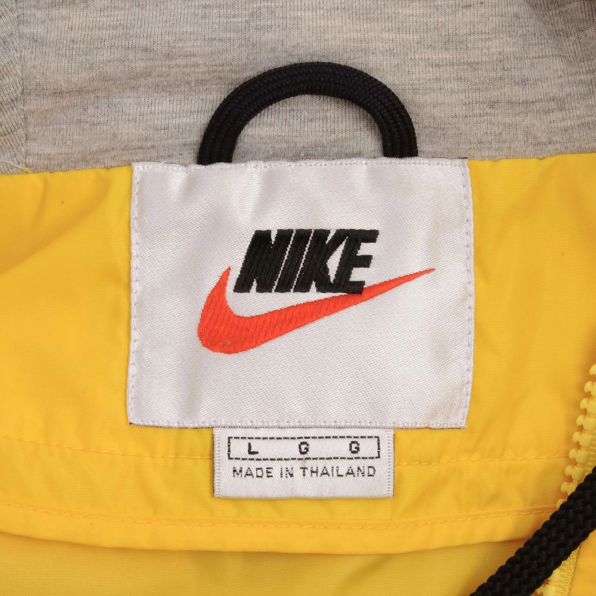 VINTAGE NIKE CENTER SWOOSH WINDBREAKER PULLOVER JACKET 1990S SIZE LARGE